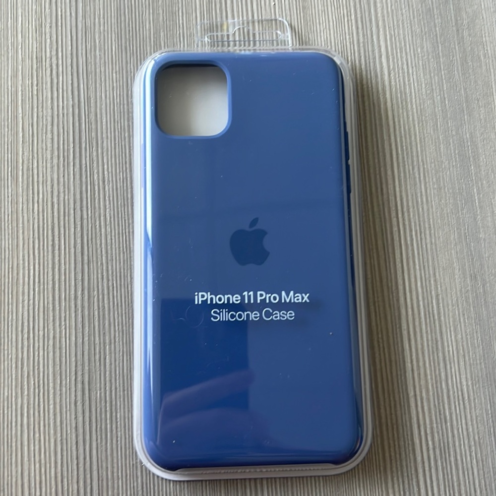 iPhone 11 Pro Max Apple silicone case